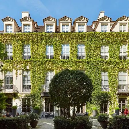 Le Pavillon De La Reine Hotel 5*
