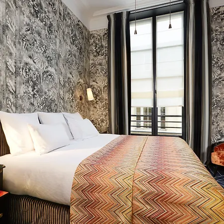 Hotel Le Pavillon De La Reine Paris