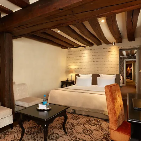 Hotel Le Pavillon De La Reine Paris