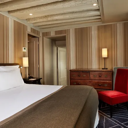 Hotel Le Pavillon De La Reine 5*