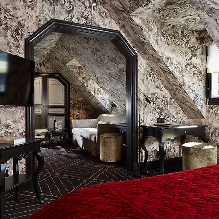 Le Pavillon De La Reine Hotel Paris