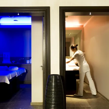Le Pavillon De La Reine Hotel Paris