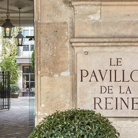 Hotel Le Pavillon De La Reine Paris