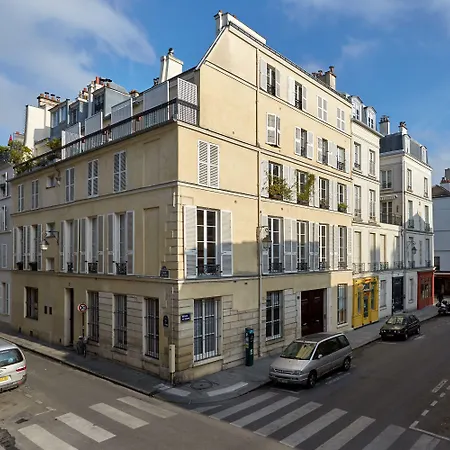 Le Pavillon De La Reine 5*