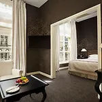 Le Pavillon De La Reine & Spa, Place Des Vosges 5* פריז