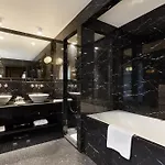 Le Pavillon De La Reine & Spa, Place Des Vosges Paris
