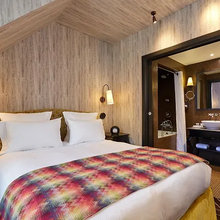 Le Pavillon De La Reine & 5*