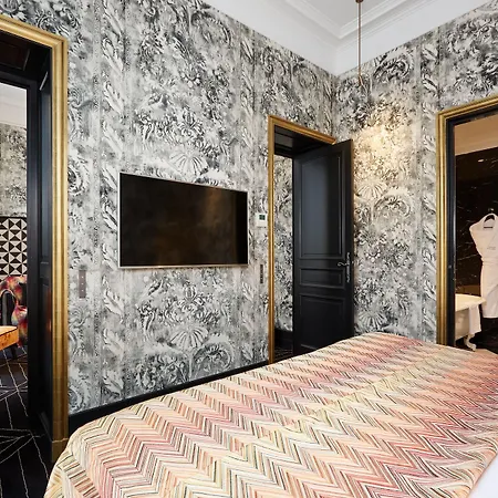 Le Pavillon De La Reine & 5* Paris