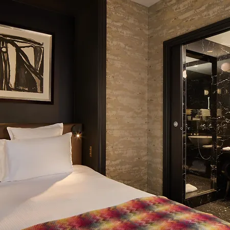 Le Pavillon De La Reine & 5* Paris