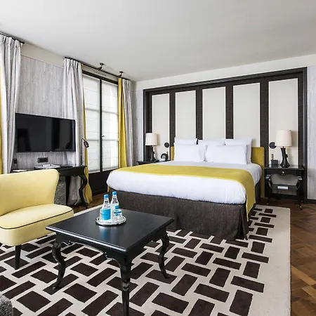 Hotel Le Pavillon De La Reine & Paris