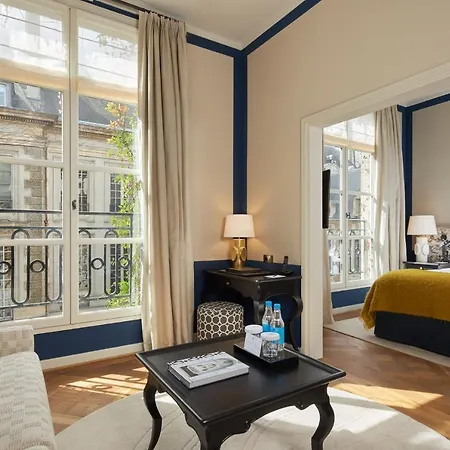 Hotel Le Pavillon De La Reine & Paris