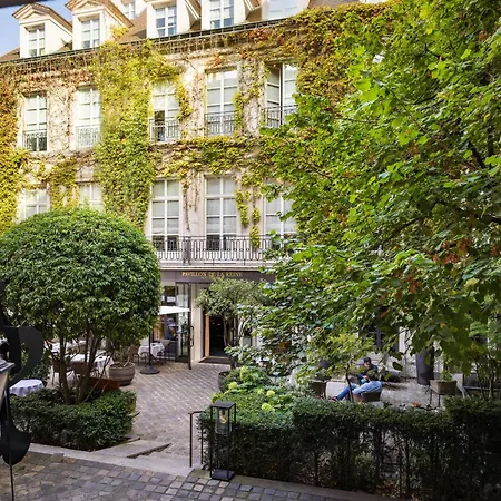 Le Pavillon De La Reine & Hotel 5*