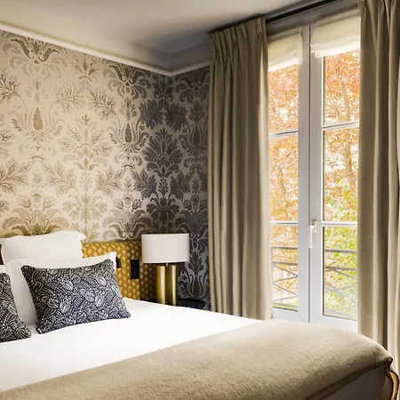 Le Pavillon De La Reine & 5*