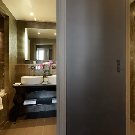 Hotel Le Pavillon De La Reine & Spa, Place Des Vosges