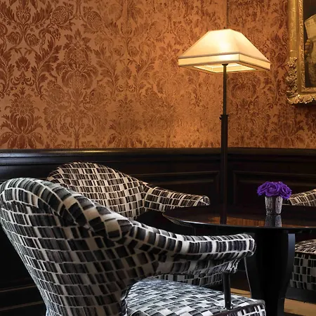 Le Pavillon De La Reine & Spa, Place Des Vosges 5*