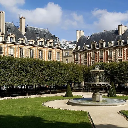 Le Pavillon De La Reine & Hotel