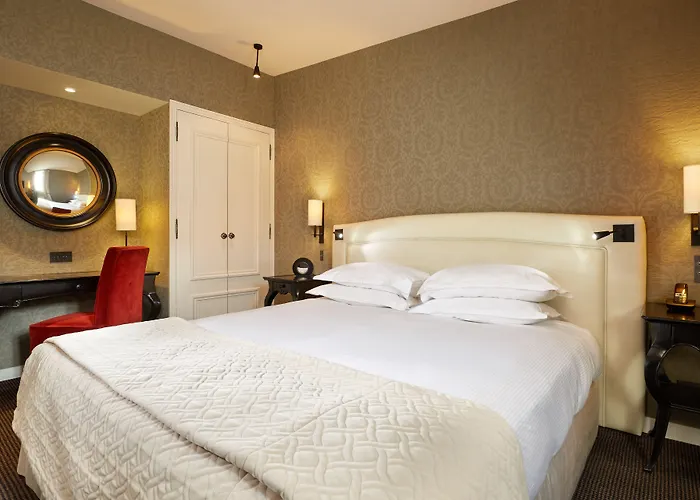 Hotell Le Pavillon De La Reine & Spa, Place Des Vosges 5*