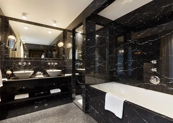 Le Pavillon De La Reine & Spa, Place Des Vosges Paris