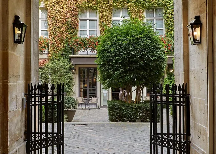 Hotell Le Pavillon De La Reine & Spa, Place Des Vosges 5*