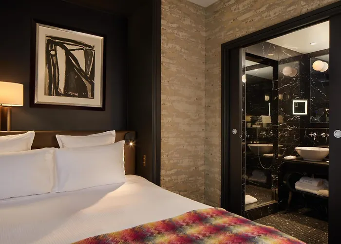 Le Pavillon De La Reine & Spa, Place Des Vosges 5* 巴黎