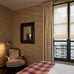 Hotel Le Pavillon De La Reine & Spa, Place Des Vosges 5*