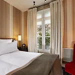 Hotel Le Pavillon De La Reine & Spa, Place Des Vosges Paris