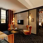 Hotel Le Pavillon De La Reine & Spa, Place Des Vosges 5*