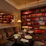 Hotel Le Pavillon De La Reine & Spa, Place Des Vosges